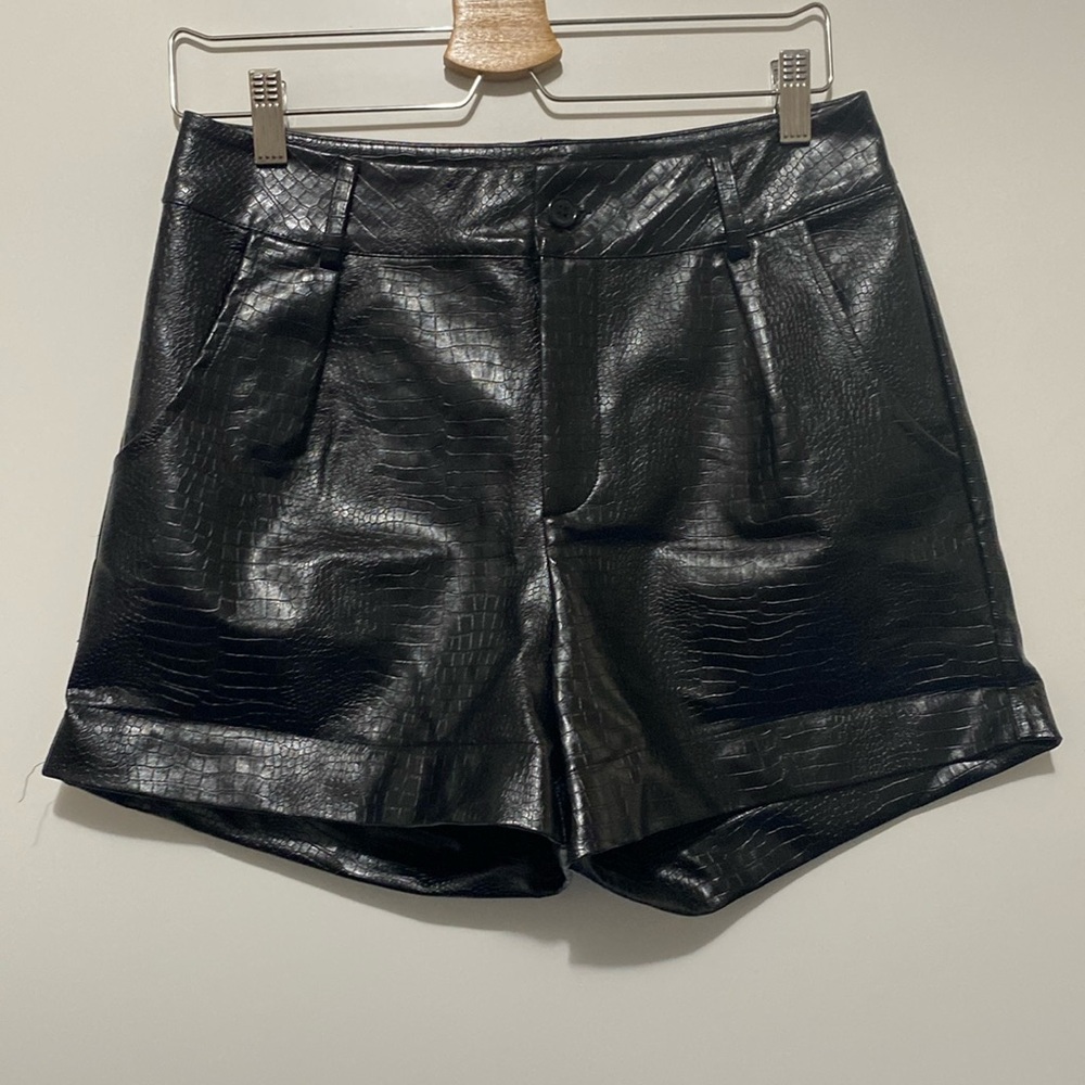 Superdown Dominica Python Shorts - Picture 2 of 16